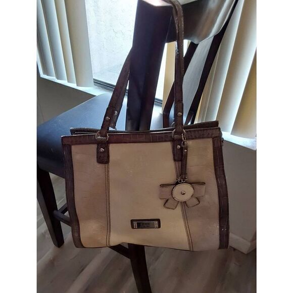GUESS Faux Croc Print Two Tone Gray & Creme Large Tote Bag - Picture 1 of 6